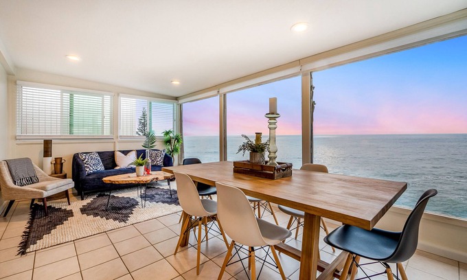Ocean Beach Apartment | Oceanfront bungalow with spectacular views & W/D - near Mission/Pacific Beach