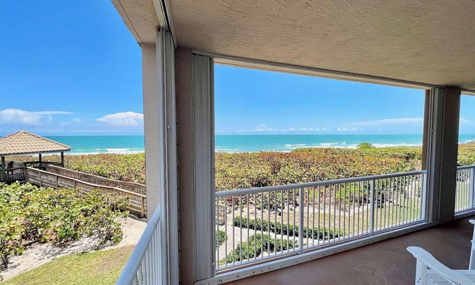 Fort Pierce Shores Condo | OCEANFRONT CORNER UNIT