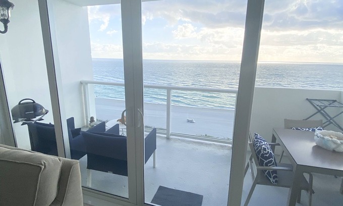 Mid Beach Condo | Oceanfront Condo on Millionaire's Row in Miami Beach