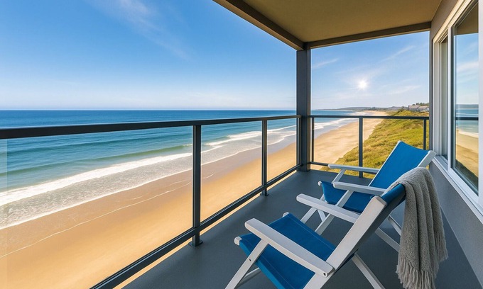 Newport Condo | Oceanfront Condo: Panoramic View, Jacuzzi Tub, Romantic Nye Beach Getaway
