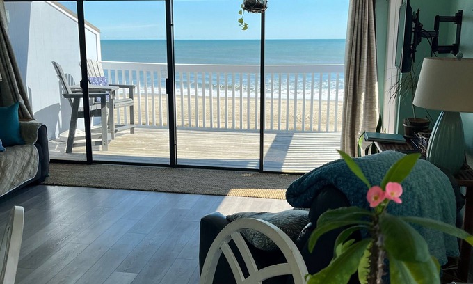 Wilmington Beach Condo | Oceanfront condo updated with nice pool top 3rd floor end unit at Sea Colony🐠