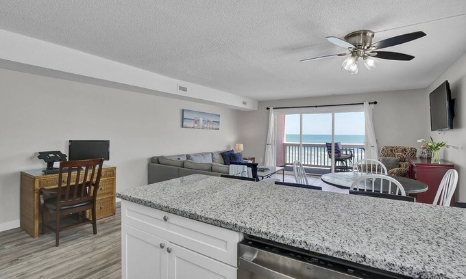 North Carolina Coast Condo | Oceanfront condo w/ocean views and community pool access. 2br/2ba