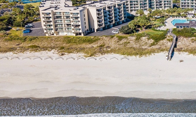 Litchfield by the Sea Condo | Oceanfront condo on 5th floor with many amenities located within gated Pawleys Island community.