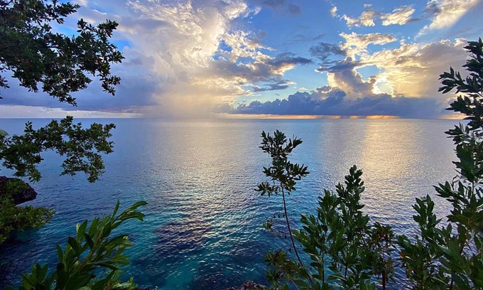 West End Apartment | Oceanfront Condo w/FREE Parking + High Speed Wifi