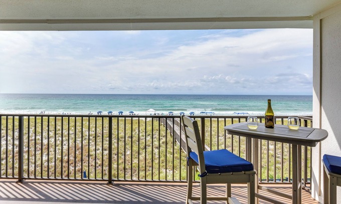 Navarre Beach Condo | Oceanfront Condo w/Heated Pool in Emerald Surf!