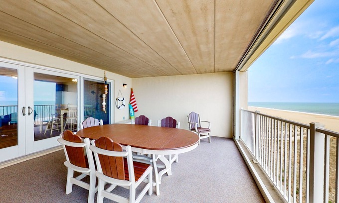 Midtown Ocean City Condo | Oceanfront condo with balcony, pool, washer/dryer, & full kitchen - golf nearby