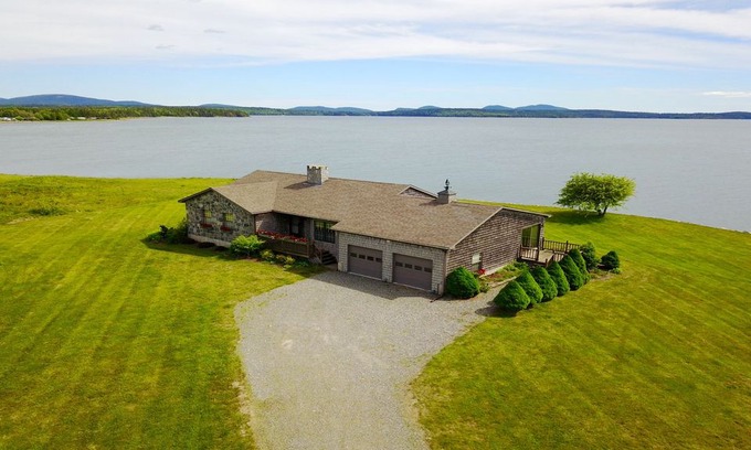 Trenton House | Oceanfront Cottage in Trenton, 9 miles to Acadia National Park Bar Harbor, MAINE