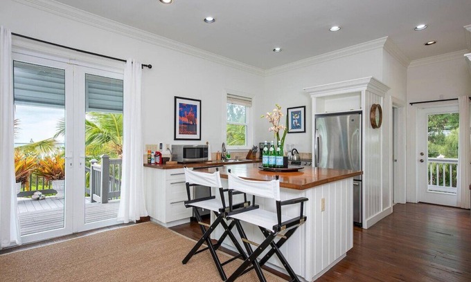 Rock Sound Cottage | Oceanfront Cottage Near Restaurant, Stores