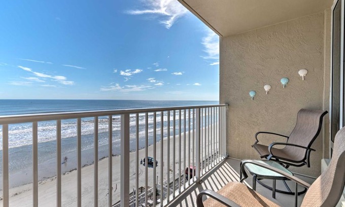 Daytona Beach Shores Apartment | Oceanfront Daytona Beach Studio with Balcony!
