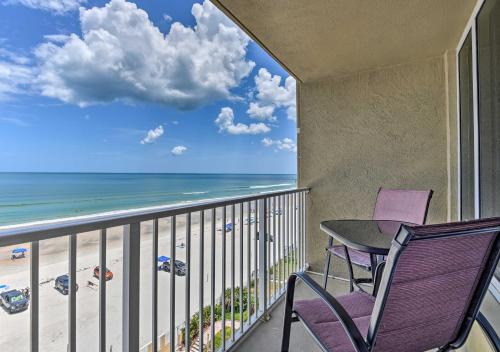 Daytona Beach Shores Apartment | Oceanfront Daytona Beach Studio with Balcony