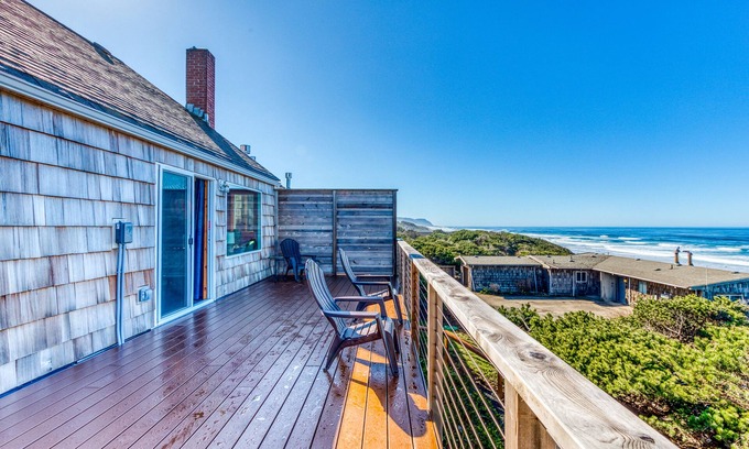 Edgewater Shores Cottage | Oceanfront dog-friendly home with hot tub, amazing view & path to beach