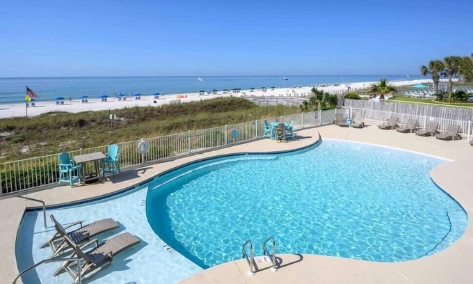 Orange Beach Condo | Oceanfront Elegance: Renovated Orange Beach Condo