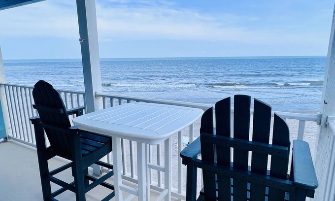 Kure Beach Condo | Oceanfront End Unit Condo with Pool-Riggings D2