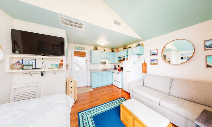 Hatteras Apartment | Oceanfront escape for two with fast WiFi, central AC, & easy beach access