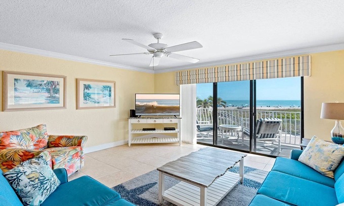 Port Canaveral Condo | Oceanfront Escape Townhouse-Style Condo with Pool!