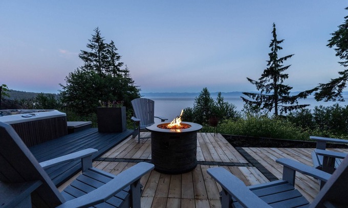 Juan de Fuca Electoral Area Condo | Oceanfront/French Beach, king studio condo, ocean stairs, quiet area, fire pit