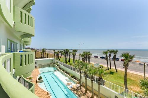Galveston Apartment | Oceanfront Galveston Condo in Amazing Location!