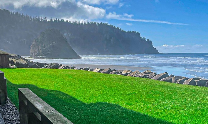 Neskowin Condo | Oceanfront ground-level condo with fireplace & updated kitchen - dog-friendly