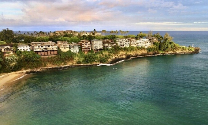 Lihue House | OCEANFRONT-HOME FULLY EQUIPPED-FOR FUN AND SLEEPS 10!