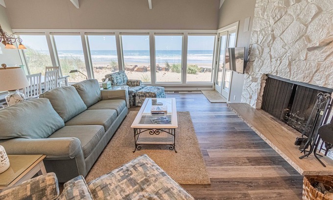 Neskowin House | Oceanfront home in gated community, deck, bbq, enjoy with river and ocean views