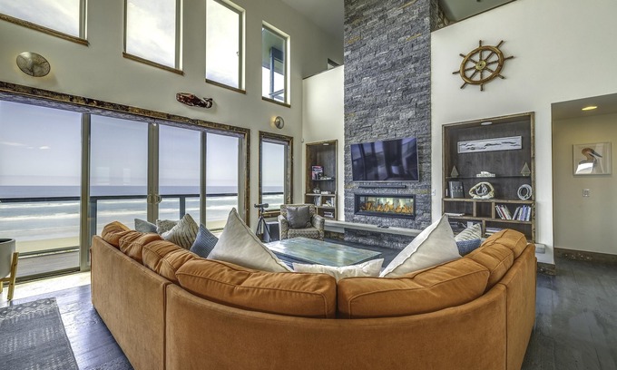 South Beach House | Oceanfront Home w/Hot Tub, Sauna, 8 Mi to Newport