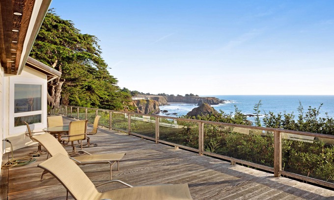 Gualala House | Oceanfront home with private hot tub, views, & close beach access