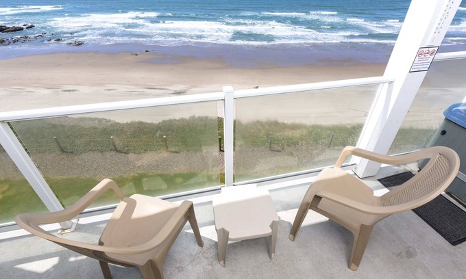 Lincoln City Condo | Oceanfront, Hot Tub, Onsite Pool | Pacific Life