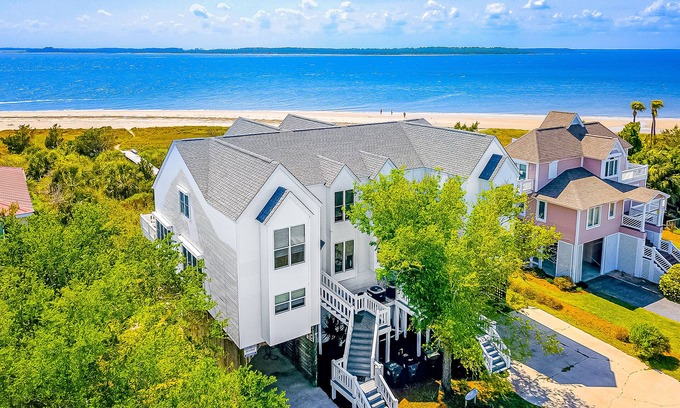 Edisto Island House | Oceanfront house with ocean views & beach access - near dining & golf