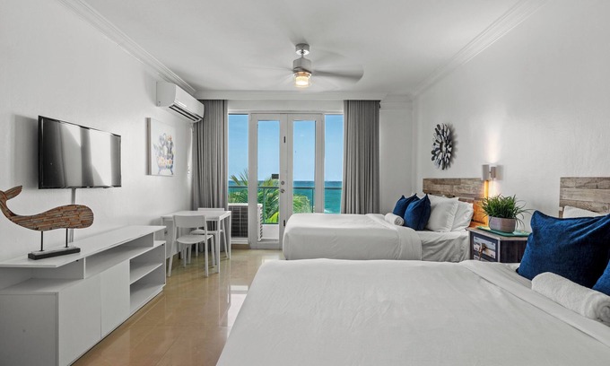 Puerta de Tierra Apartment | Oceanfront | In Old San Juan | Hot Tub | Balcony With Vistas
