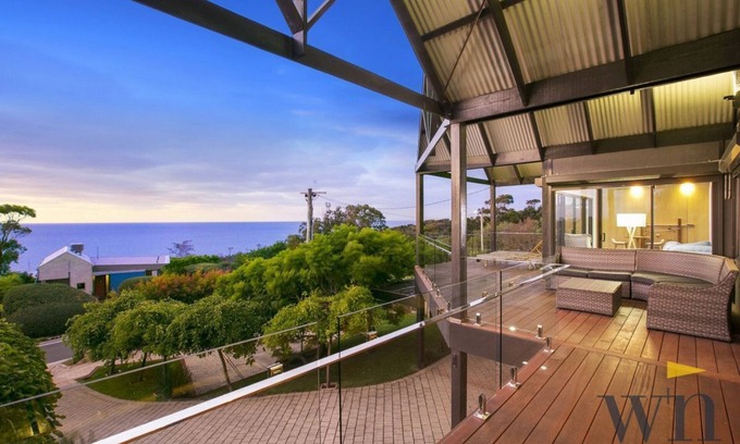 Mount Martha House | OCEANFRONT | Kids Pet Friendly | Pool Spa Bar Gym