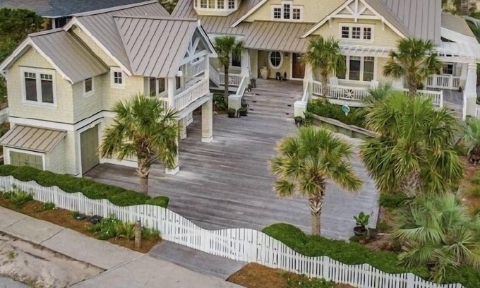 East Beach House | Oceanfront Luxury at its finest on East Beach