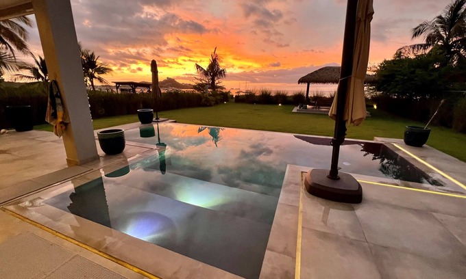 Potrero Villa | Oceanfront Luxury Villa on Potrero Beach – 7 Bedrooms, 8 Baths (All En-Suite)