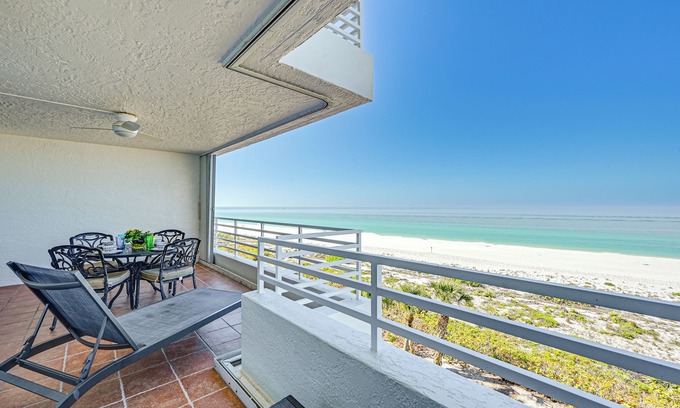 Marco Island Condo | Oceanfront Marco Island Escape w/Beach Access!