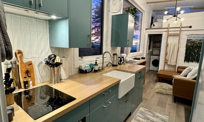 Tlell House | Oceanfront, newly built, modern tiny home with beach access!