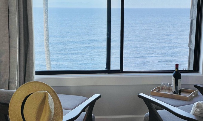 Princeville Condo | Oceanfront! Newly Remodeled, modern condo. Sealodge at Princeville. AC/WiFi