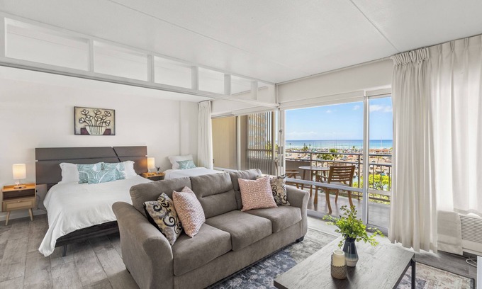 Waikiki Apartment | Oceanfront Oasis at Ilikai Hotel | Private Lanai