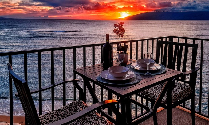 Kahana Condo | Oceanfront Oasis with Stunning Sunset View, Shared Pool, and Free WiFi