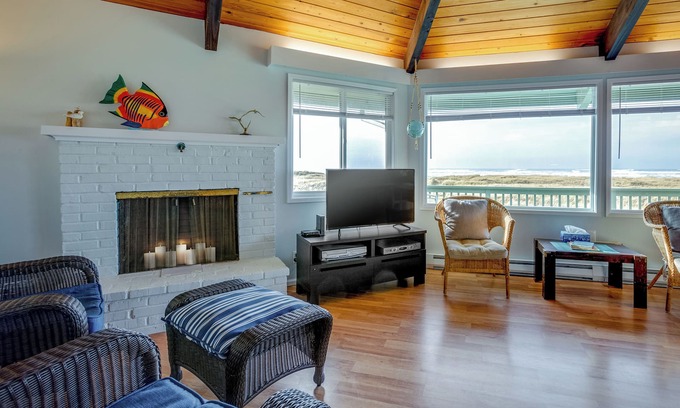 Seaside House | Oceanfront octagon house with panoramic water views, WiFi, & washer/dryer