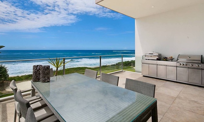 The Entrance North Apartment | Oceanfront Penthouse, Stylish and Luxurious.