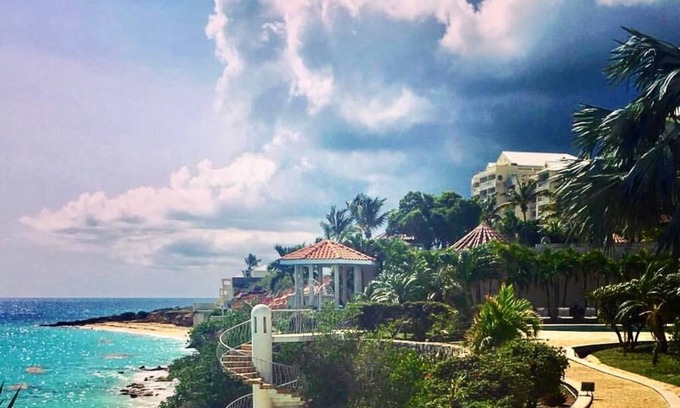 Maho Apartment | Oceanfront Paradise: Luxurious Penthouse with Spectacular Pools and Peloton