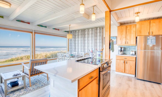 Rockaway Beach House | Oceanfront Pet Friendly Home, Easy Beach Access, EV Charger, Deck, Amazing Views
