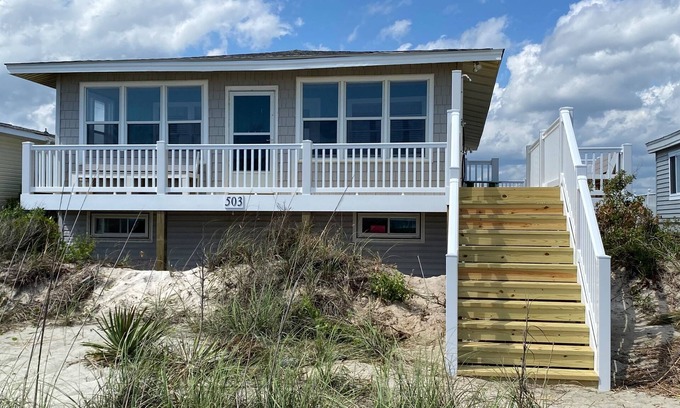 Holden Beach Cottage | Oceanfront, Pool, Family Friendly and Fido Friendly