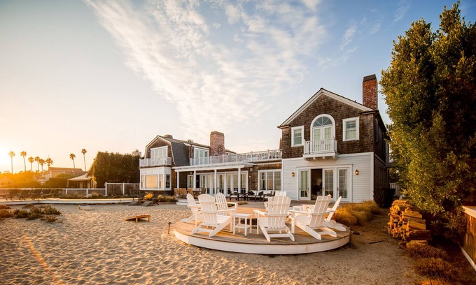Santa Barbara House | OCEANFRONT, POOL, PRIVATE BEACH ACCESS - 5 bed 7 bath