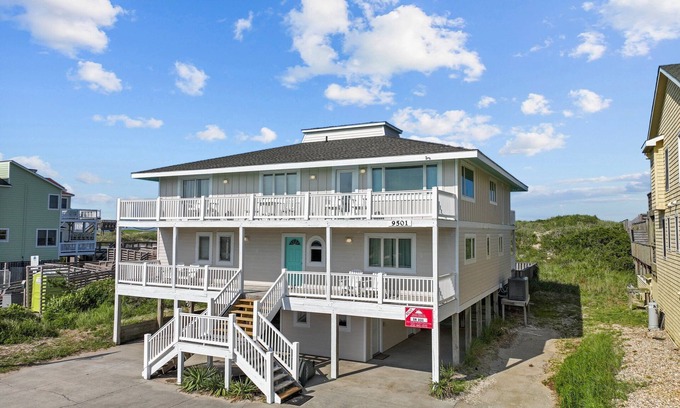 South Nags Head House | Oceanfront, Private Pool and Hot Tub in South Nags Head!