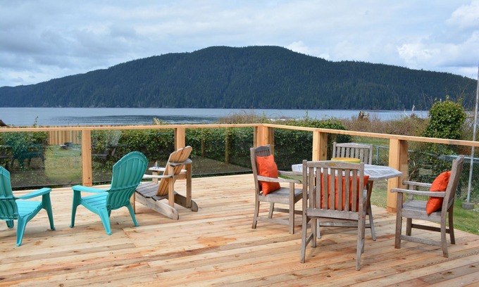 Port Renfrew Cottage | Oceanfront Retreat. Breathtaking Views, Barrel Sauna & Family-Friendly Comfort.