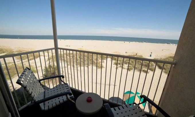 Tybee Island Hotel | Oceanfront Room w/Private Balcony, WiFi, and Incredible Coastline Views