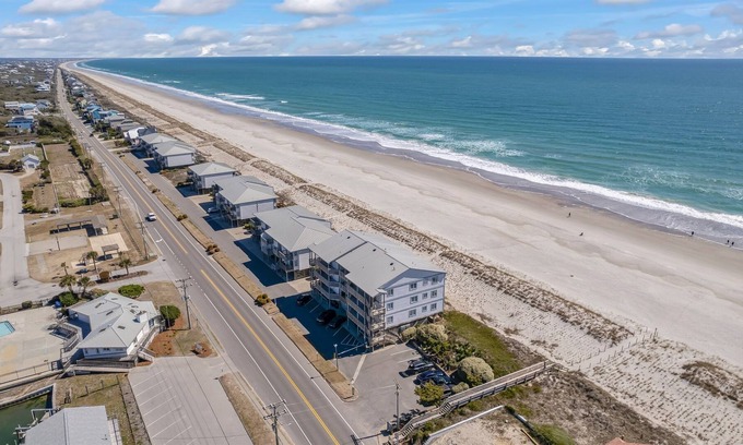 Topsail Beach Condo | OceanFront-Sleeps8-DockAccess-Book NOW for Free Linens