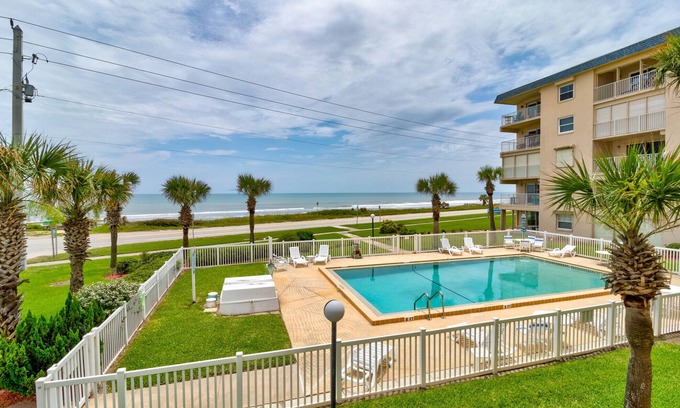 Ormond-by-the-Sea Condo | Oceanfront Sunrise 2 Bed 2 Bath Condo with Pool