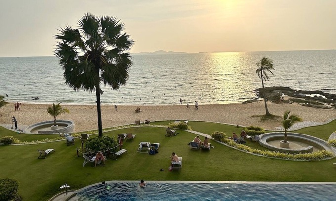 North Pattaya Apartment | Oceanfront Apartment in Pattaya with Private Beach and infinity pool一线海景私人沙滩豪华公寓