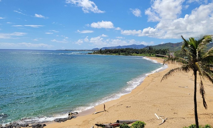 Wailua House Lots Condo | Oceanfront Top Floor Luxury Condo for 2 - Wailua Bay View 306